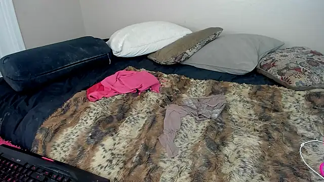 Lourdesnoirxh online show from September 2025 02:57:01 AM