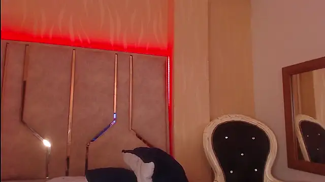 ChantalPetit online show from October 2025 07:42:02 PM