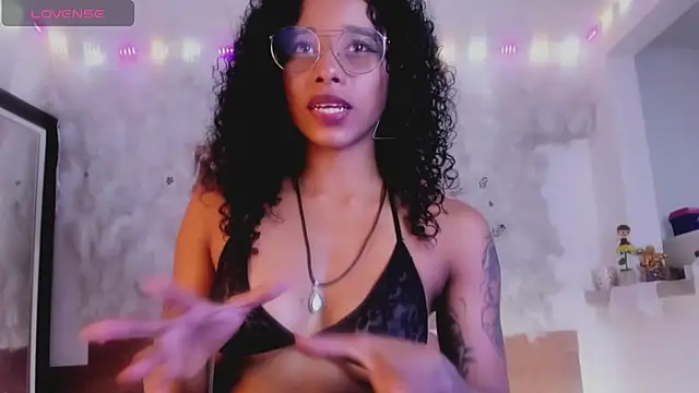 kelly thomson online show from February 2025 09:20:02 PM