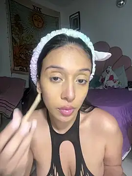 kiaraglam2 online show from March 2025 05:08:02 AM