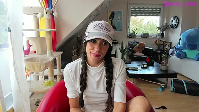 tinny williams online show from October 2025 09:18:02 AM