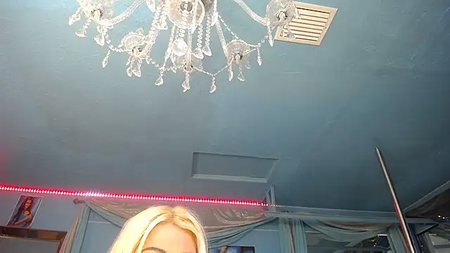 ADRIANNA FOX online show from January 2026 07:35:02 AM