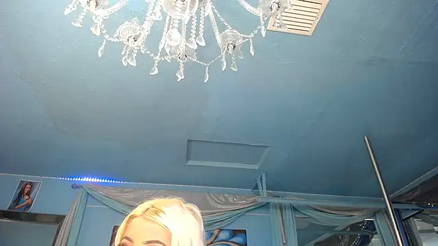 ADRIANNA FOX online show from January 2026 07:45:01 AM