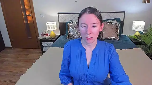 Snapshot of CatherineWalls chatting on June 2026 01:40:01 AM CatherineWalls online show from June 2026 01:40:01 AM