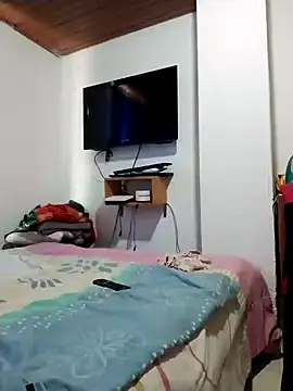 Snapshot of Vicky_Rosse chatting on December 2024 03:55:01 PM Vicky Rosse online show from December 2024 03:55:01 PM