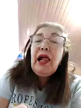 Snapshot of Vicky_Rosse chatting on December 2024 04:49:01 PM Vicky Rosse online show from December 2024 04:49:01 PM