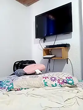 Snapshot of Vicky_Rosse chatting on February 2025 07:07:01 PM Vicky Rosse online show from February 2025 07:07:01 PM