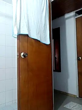 Snapshot of Vicky_Rosse chatting on February 2025 04:33:01 PM Vicky Rosse online show from February 2025 04:33:01 PM