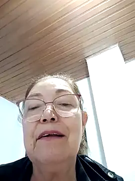 Snapshot of Vicky_Rosse chatting on March 2025 08:42:02 PM Vicky Rosse online show from March 2025 08:42:02 PM