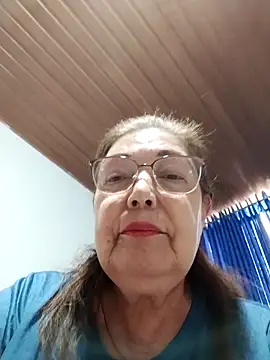 Snapshot of Vicky_Rosse chatting on October 2025 03:54:01 PM Vicky Rosse online show from October 2025 03:54:01 PM