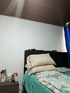 Snapshot of Vicky_Rosse chatting on October 2025 04:40:01 PM Vicky Rosse online show from October 2025 04:40:01 PM