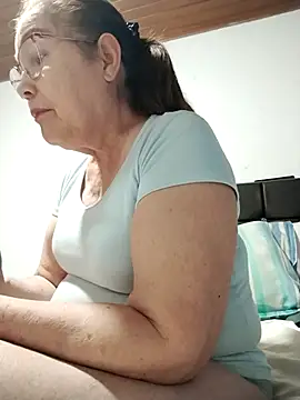 Snapshot of Vicky_Rosse chatting on November 2025 08:29:01 PM Vicky Rosse online show from November 2025 08:29:01 PM