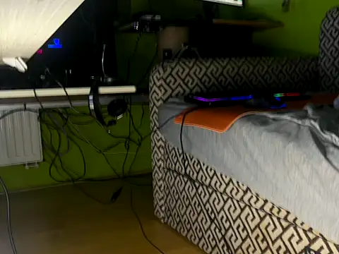 Snapshot of OndruSuk chatting on February 2025 03:58:01 AM OndruSuk online show from February 2025 03:58:01 AM