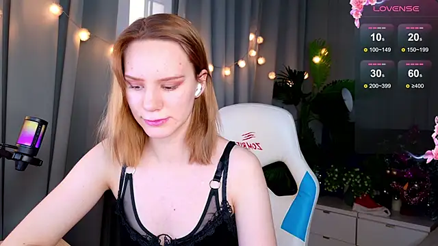 Snapshot of Ramona___ chatting on December 2024 09:28:02 AM Ramona online show from December 2024 09:28:02 AM