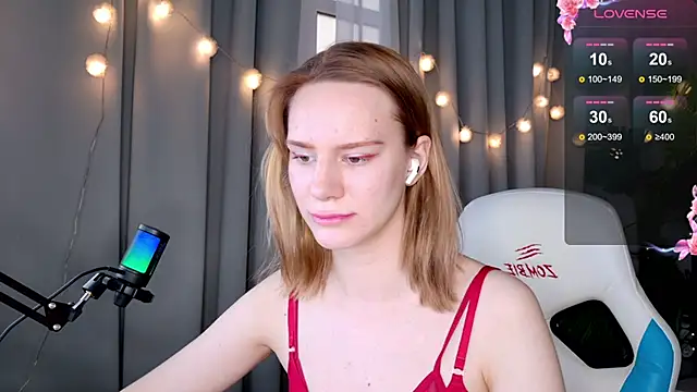 Snapshot of Ramona___ chatting on December 2024 11:33:01 AM Ramona online show from December 2024 11:33:01 AM