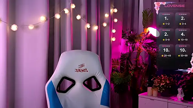 Snapshot of Ramona___ chatting on January 2025 05:47:02 AM Ramona online show from January 2025 05:47:02 AM