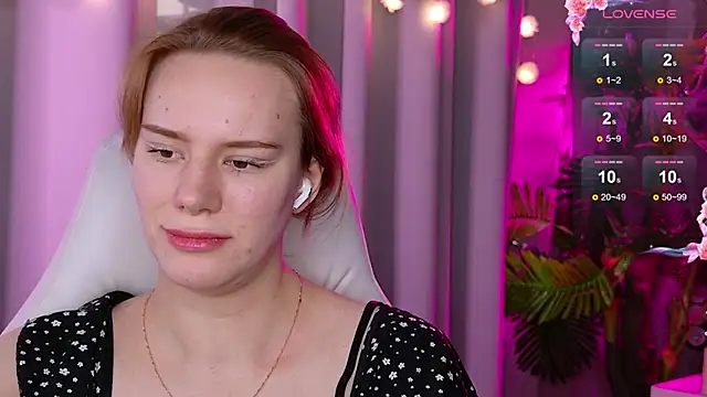 Snapshot of Ramona___ chatting on January 2025 09:41:01 AM Ramona online show from January 2025 09:41:01 AM