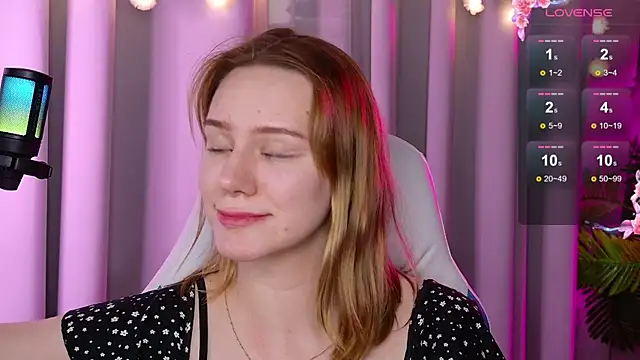 Snapshot of Ramona___ chatting on January 2025 12:43:01 PM Ramona online show from January 2025 12:43:01 PM