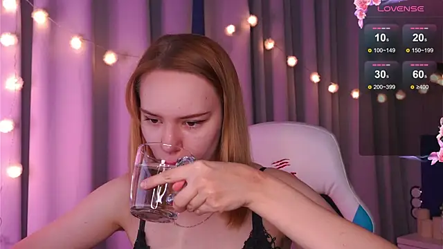 Snapshot of Ramona___ chatting on January 2025 06:02:01 AM Ramona online show from January 2025 06:02:01 AM