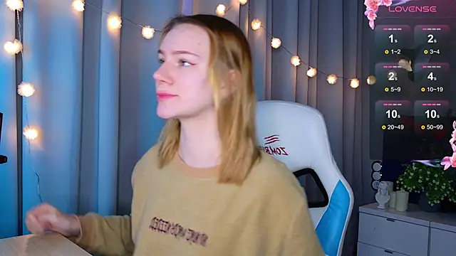 Snapshot of Ramona___ chatting on February 2025 06:02:02 AM Ramona online show from February 2025 06:02:02 AM