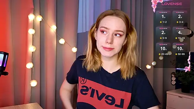 Snapshot of Ramona___ chatting on February 2025 05:58:01 AM Ramona online show from February 2025 05:58:01 AM