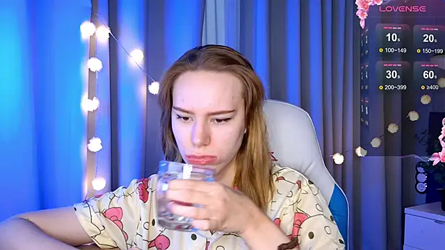 Snapshot of Ramona___ chatting on February 2025 06:08:02 AM Ramona online show from February 2025 06:08:02 AM