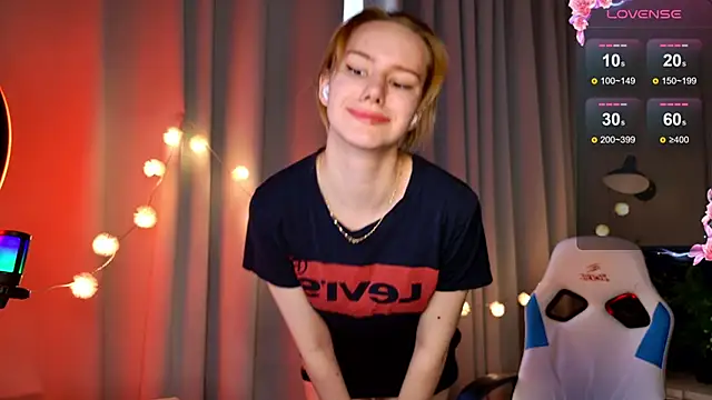 Snapshot of Ramona___ chatting on February 2025 09:41:01 AM Ramona online show from February 2025 09:41:01 AM