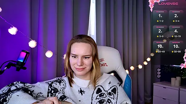 Snapshot of Ramona___ chatting on March 2025 11:50:01 AM Ramona online show from March 2025 11:50:01 AM