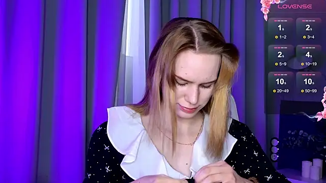 Snapshot of Ramona___ chatting on March 2025 06:15:02 AM Ramona online show from March 2025 06:15:02 AM