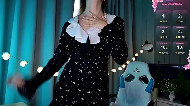 Snapshot of Ramona___ chatting on March 2025 09:44:01 AM Ramona online show from March 2025 09:44:01 AM