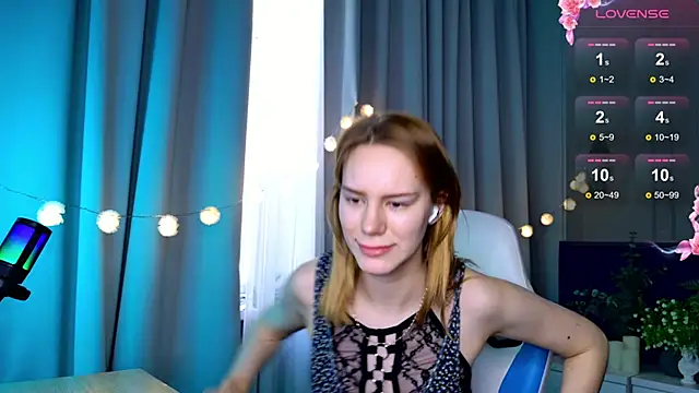 Snapshot of Ramona___ chatting on March 2025 09:40:02 AM Ramona online show from March 2025 09:40:02 AM