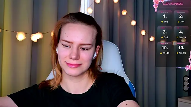 Snapshot of Ramona___ chatting on March 2025 09:55:01 AM Ramona online show from March 2025 09:55:01 AM