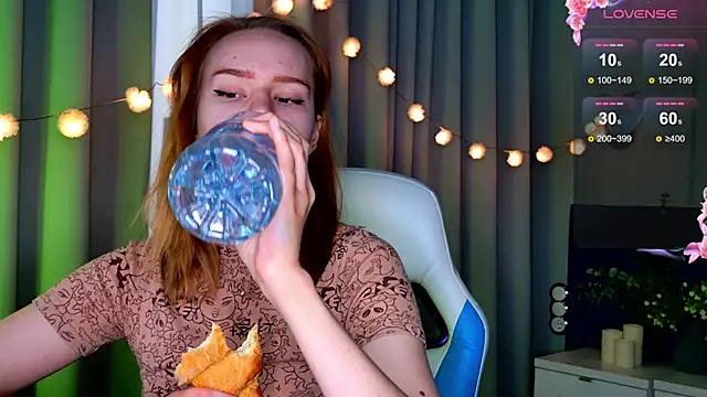 Snapshot of Ramona___ chatting on March 2025 06:05:01 AM Ramona online show from March 2025 06:05:01 AM