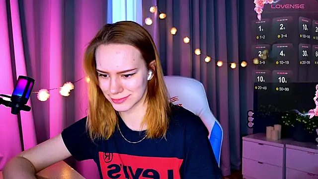 Snapshot of Ramona___ chatting on March 2025 06:14:02 AM Ramona online show from March 2025 06:14:02 AM