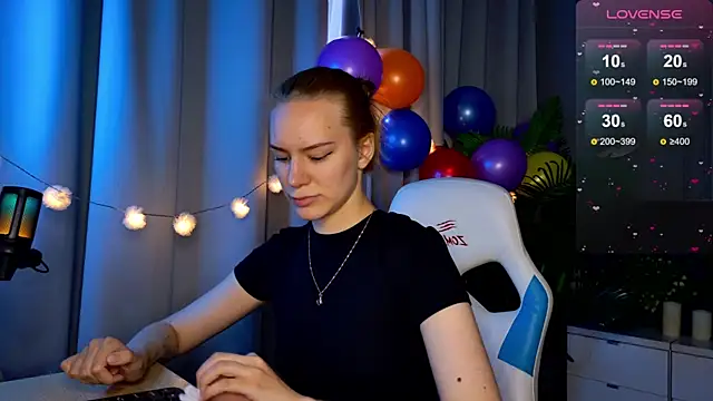 Snapshot of Ramona___ chatting on September 2025 06:02:01 AM Ramona online show from September 2025 06:02:01 AM