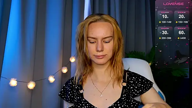 Snapshot of Ramona___ chatting on September 2025 06:02:02 AM Ramona online show from September 2025 06:02:02 AM