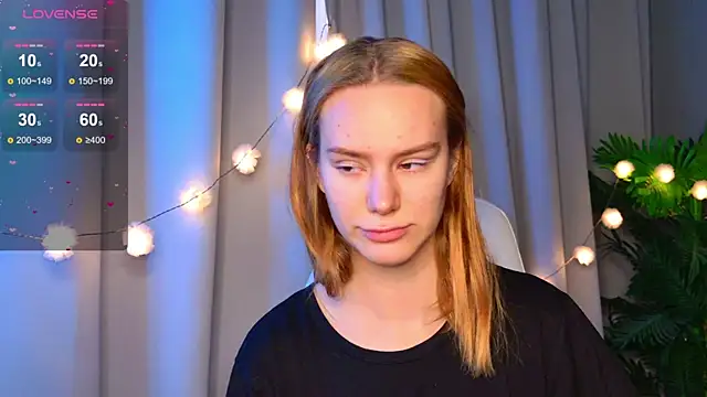 Snapshot of Ramona___ chatting on October 2025 06:03:01 AM Ramona online show from October 2025 06:03:01 AM