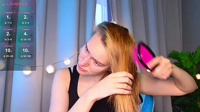 Snapshot of Ramona___ chatting on October 2025 06:03:01 AM Ramona online show from October 2025 06:03:01 AM