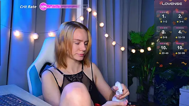 Snapshot of Ramona___ chatting on November 2025 06:23:01 AM Ramona online show from November 2025 06:23:01 AM