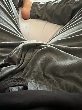 Snapshot of j1991j chatting on April 2026 04:29:01 PM j1991j online show from April 2026 04:29:01 PM