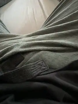 Snapshot of j1991j chatting on April 2026 10:48:01 AM j1991j online show from April 2026 10:48:01 AM