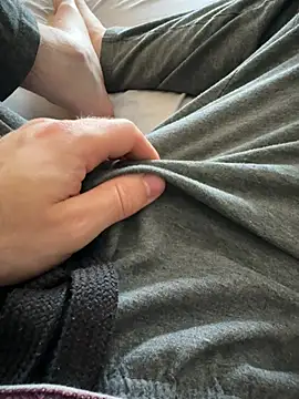 Snapshot of j1991j chatting on April 2026 01:16:01 PM j1991j online show from April 2026 01:16:01 PM