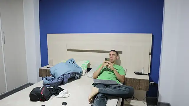 funcouple1985 online show from December 2024 11:24:02 PM