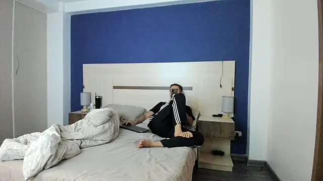 funcouple1985 online show from March 2025 07:10:02 PM