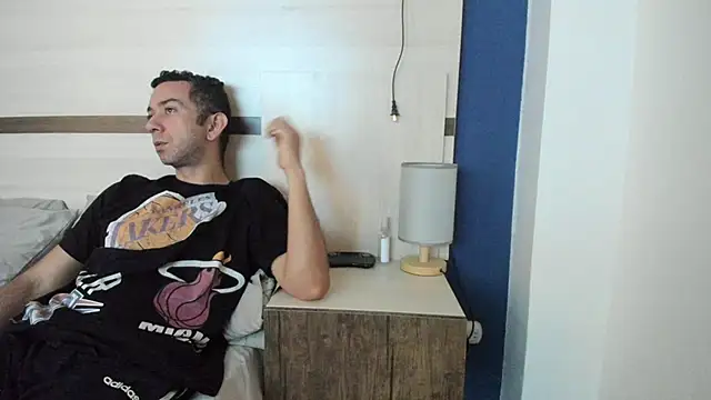 funcouple1985 online show from March 2025 09:15:02 PM