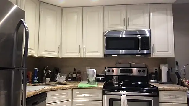 BigGuyMuscle online show from November 2025 05:33:02 PM