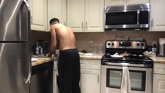 BigGuyMuscle online show from November 2025 12:02:02 AM