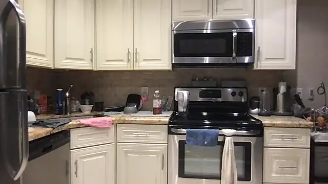 BigGuyMuscle online show from December 2025 08:25:01 PM