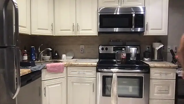 BigGuyMuscle online show from December 2025 10:04:02 PM