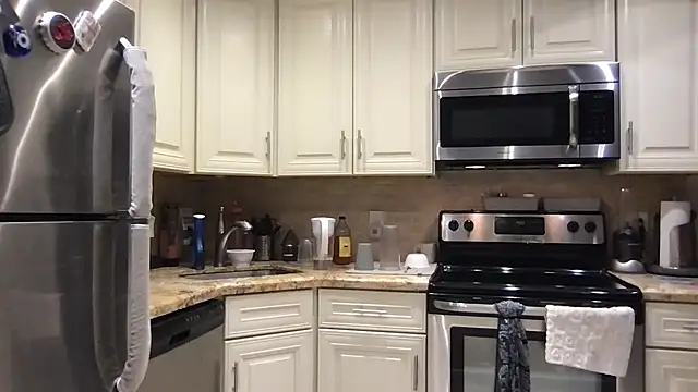 BigGuyMuscle online show from February 2026 01:33:01 AM